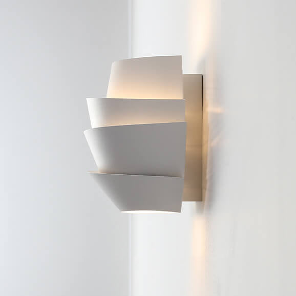Sleek Scandinavian Wall Light – Modern Minimalist Lighting