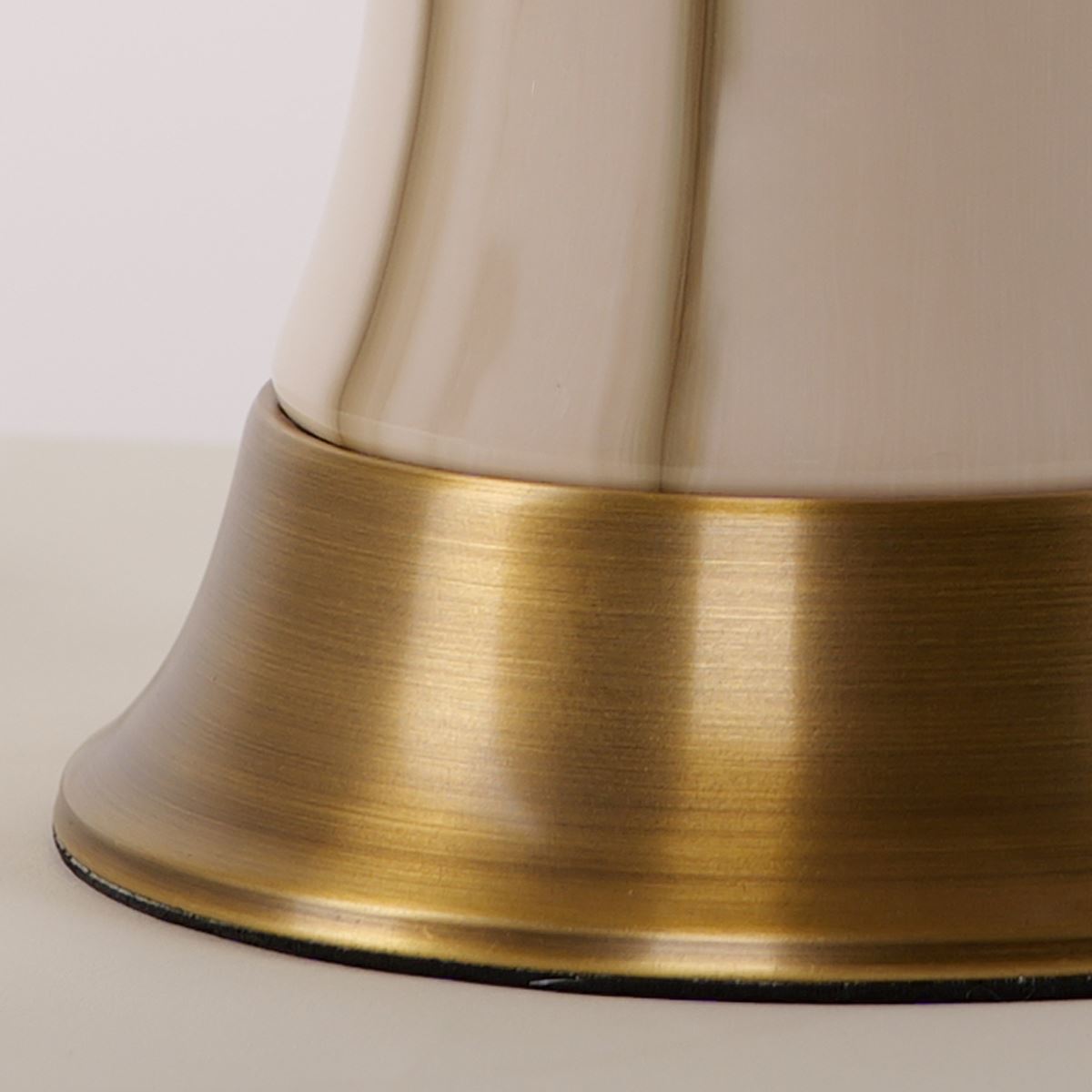 Glazed Ceramic Vase Desk Lamp – Black and Gold Gradient Finish