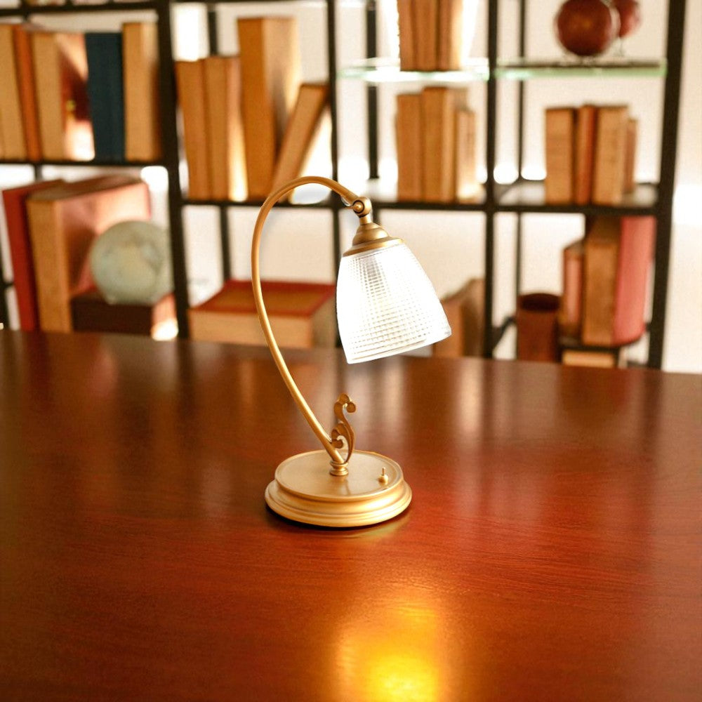 Timeless Radiant Lamp – Classic Gold Finish