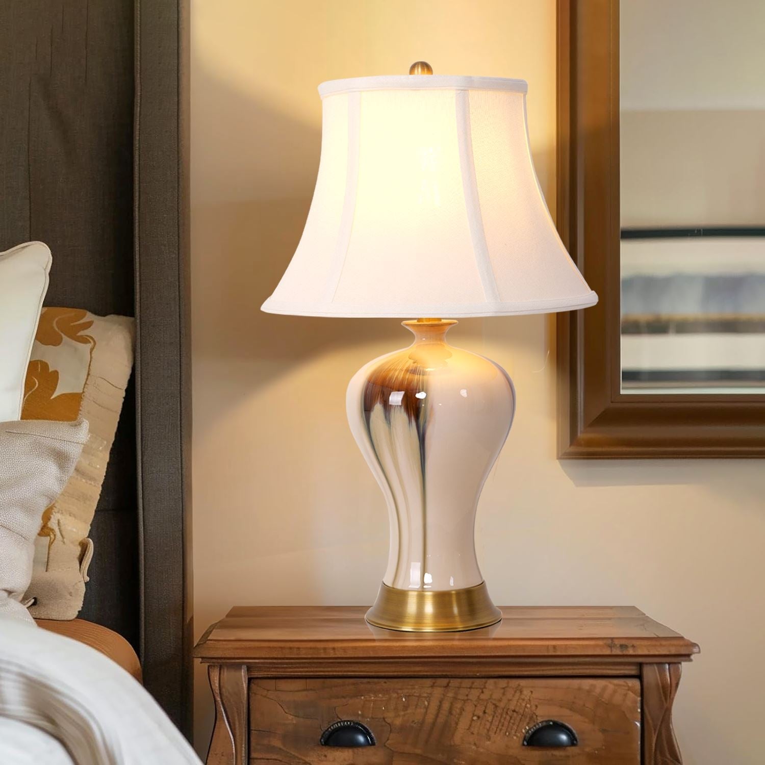 Glazed Ceramic Vase Desk Lamp – Black and Gold Gradient Finish