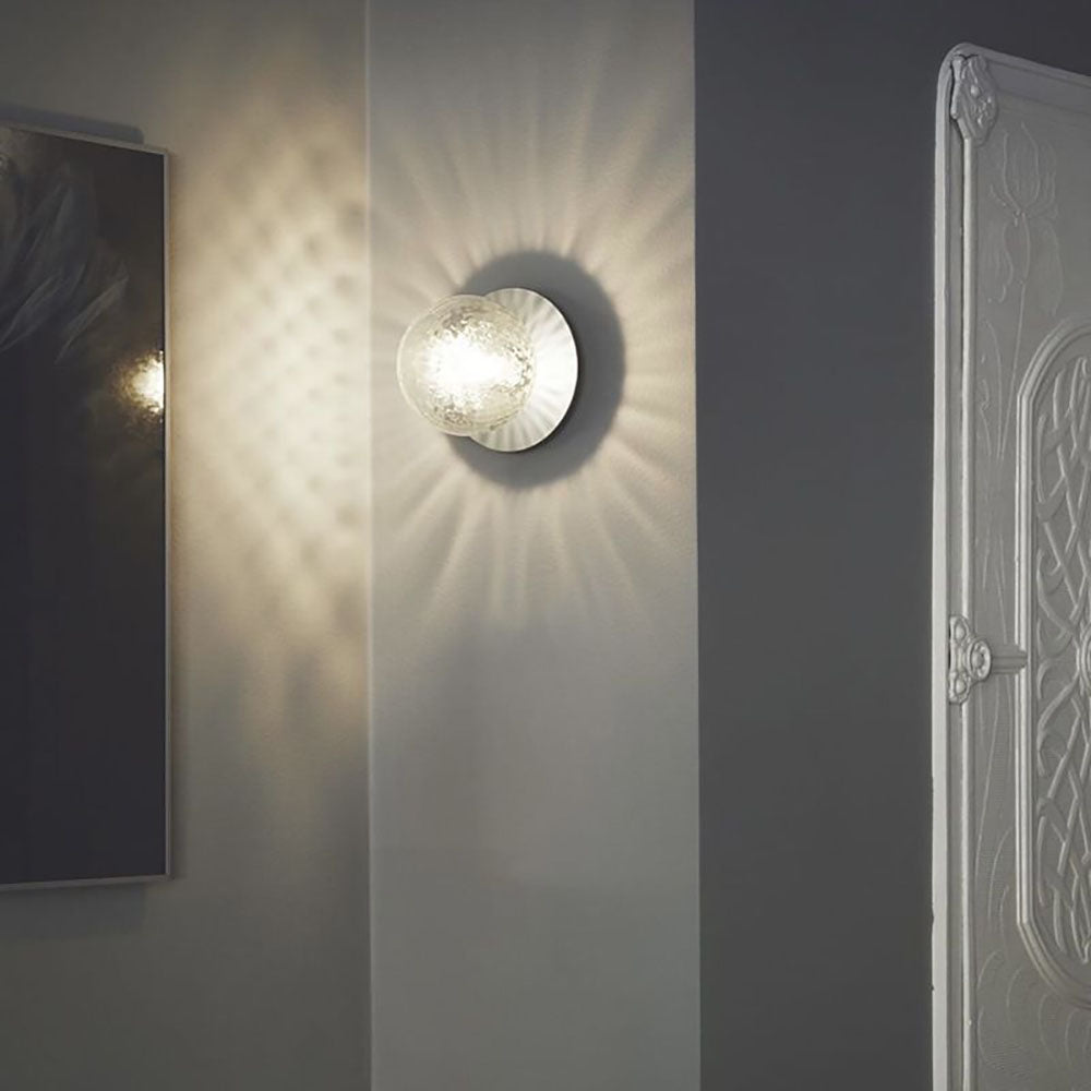 Compact Indoor Wall Lamp – Space-Saving Metal and Glass Design