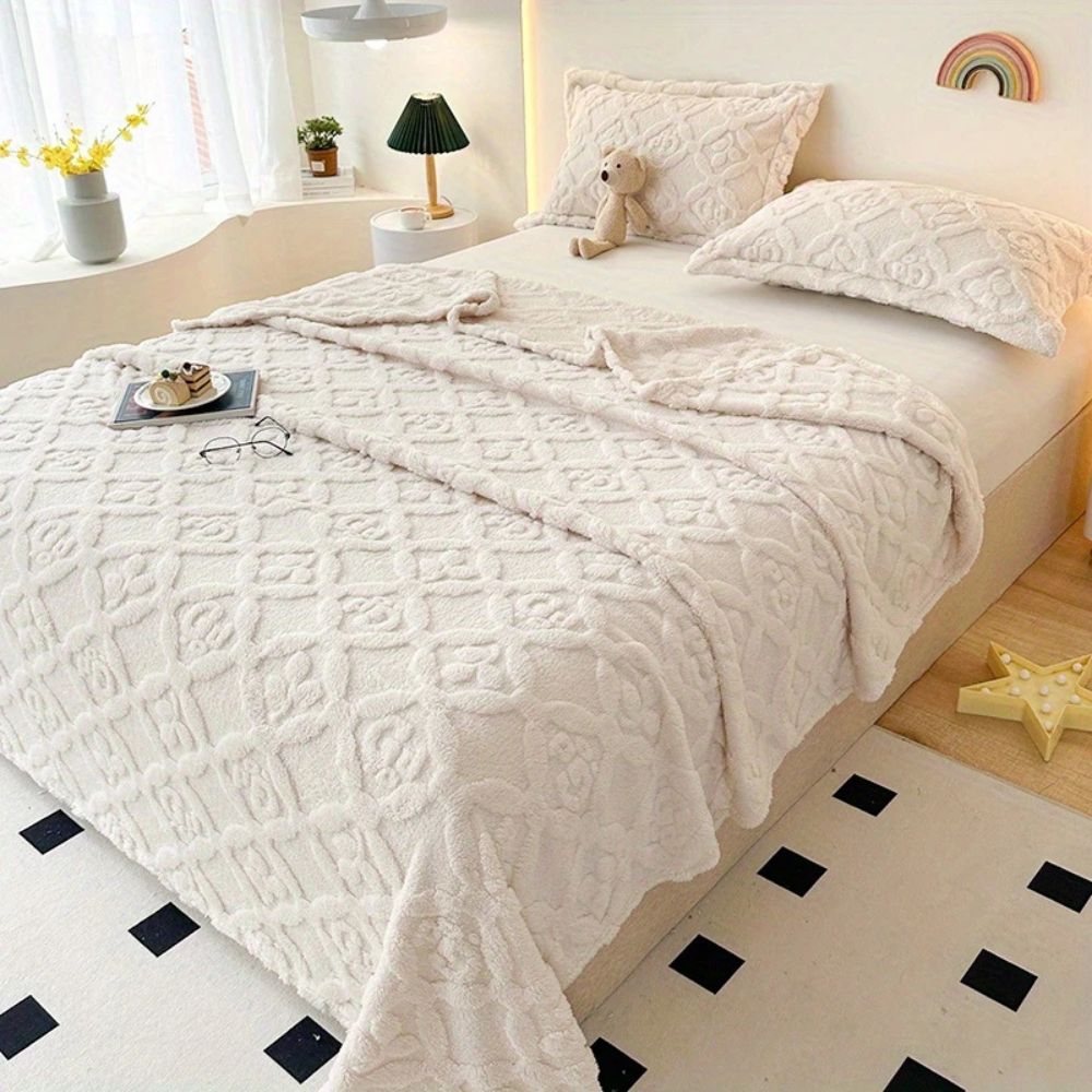 Soft Winter Fleece Blanket – Elegant Leaf Embroidery Accent