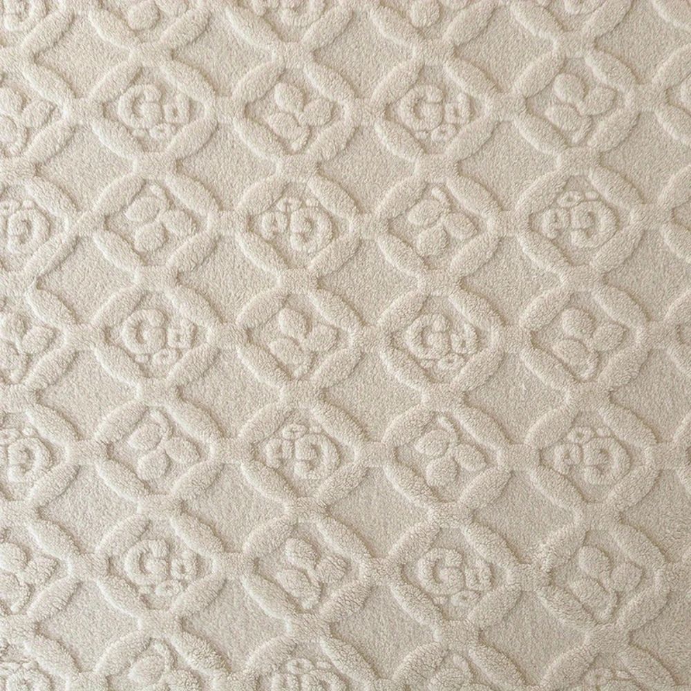 Soft Winter Fleece Blanket – Elegant Leaf Embroidery Accent