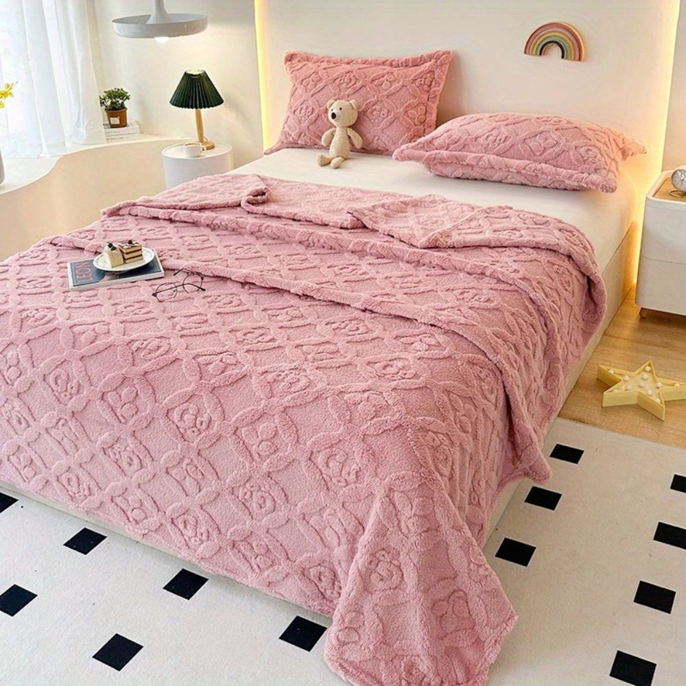 Soft Winter Fleece Blanket – Elegant Leaf Embroidery Accent