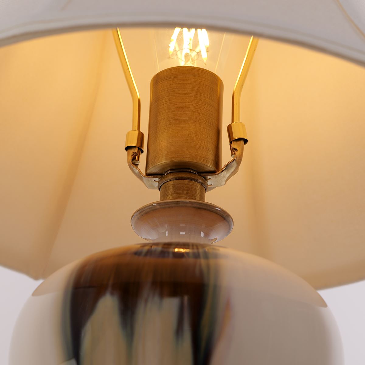 Glazed Ceramic Vase Desk Lamp – Black and Gold Gradient Finish