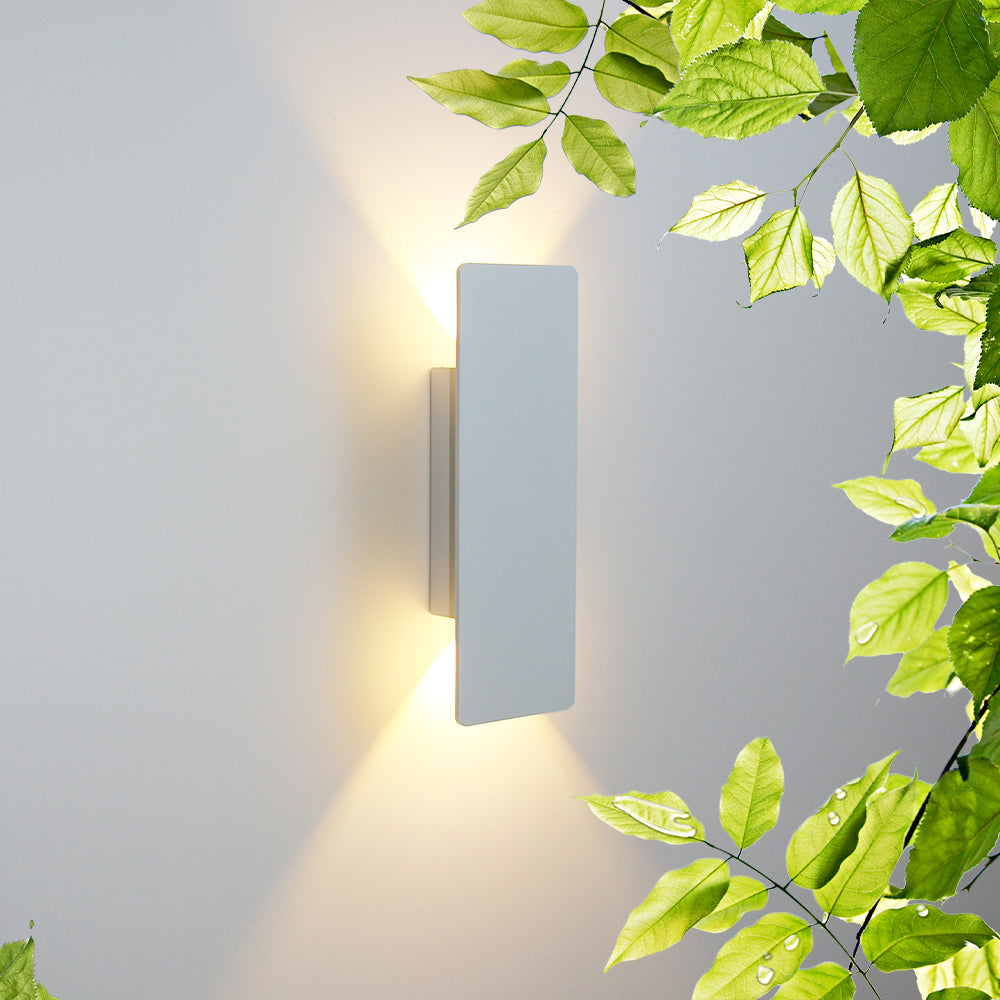 Modern Indoor Wall Lamp | Vertical Light Beam