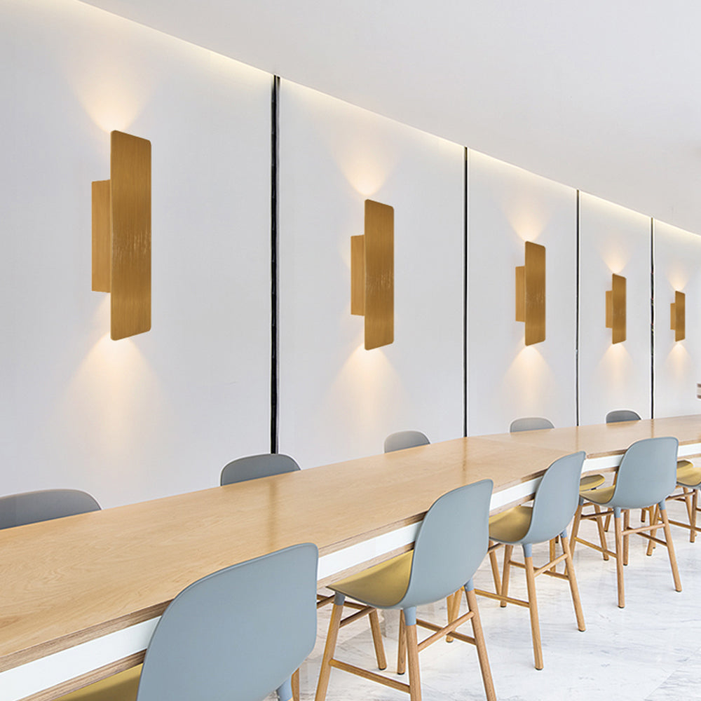 Modern Indoor Wall Lamp | Vertical Light Beam