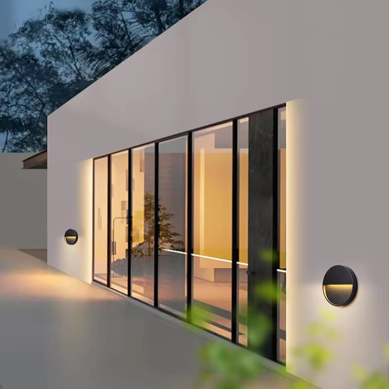 Low-Level Wall Light | Outdoor Floor-Level Lighting