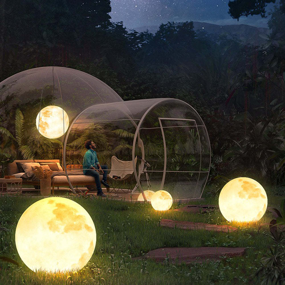 Gold Pendant Light – Moon-Inspired Shape