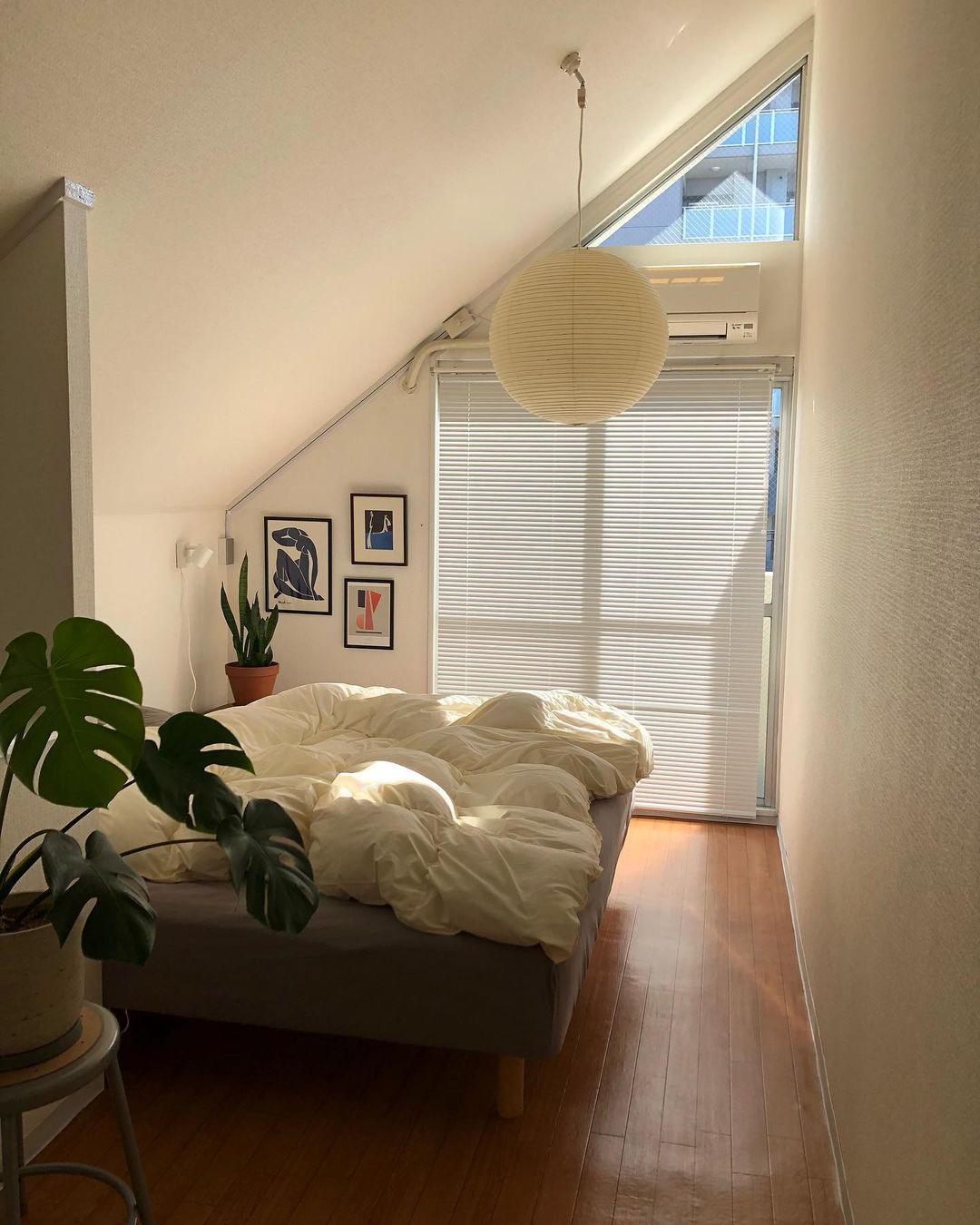 Sphere-Shape Paper Pendant Light | Mid-Century Accent