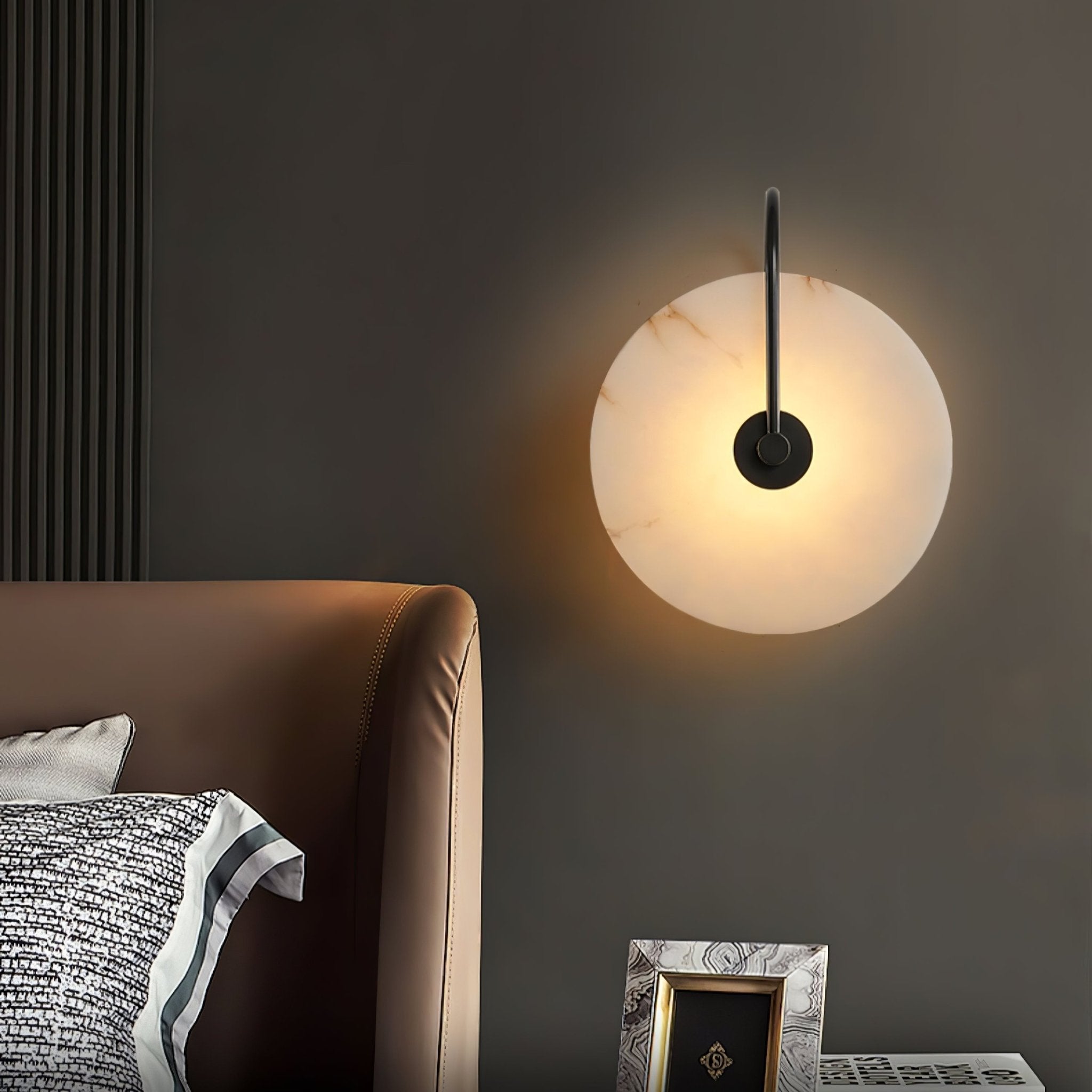 Round Alabaster LED Wall Light – Modern Circular Fixture