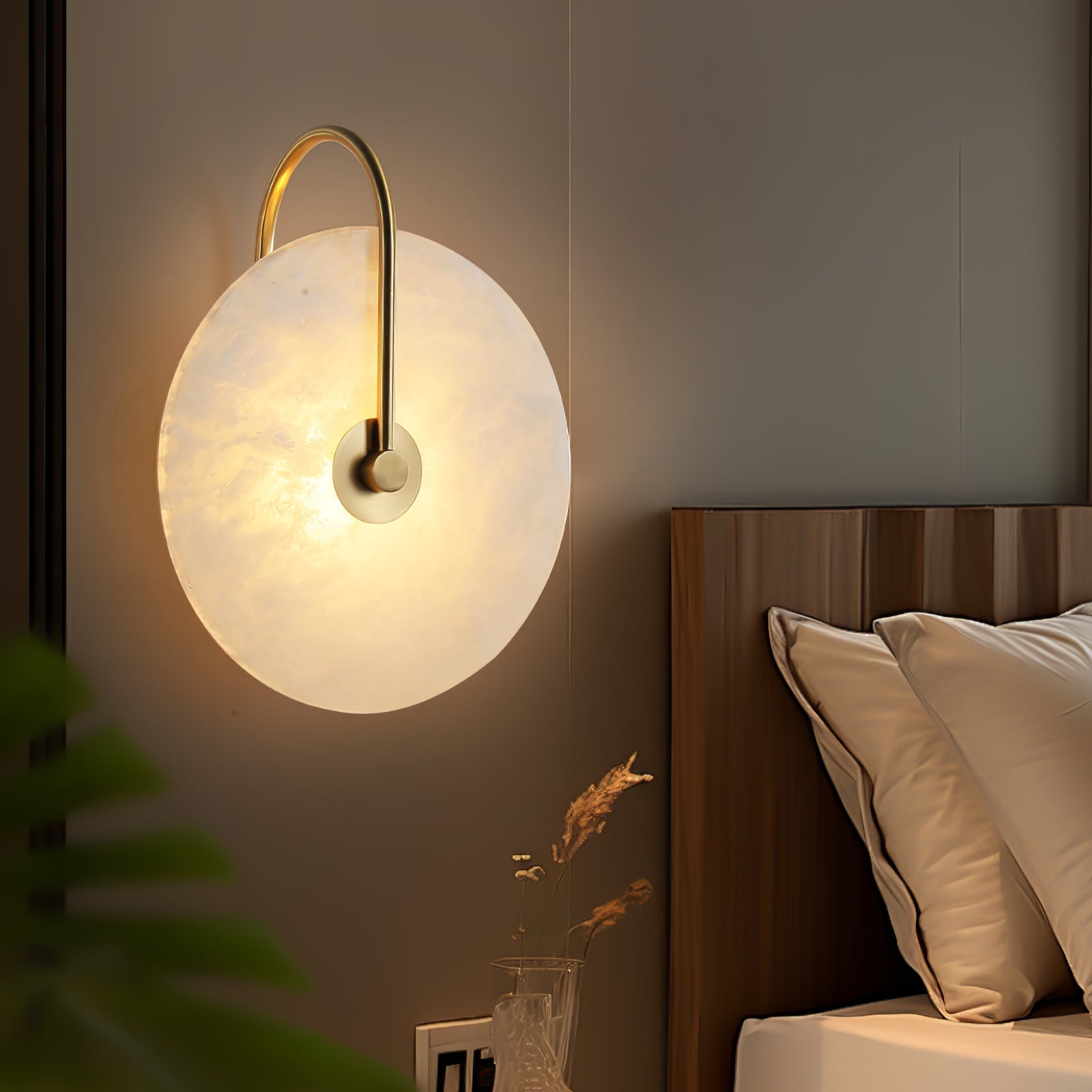 Round Alabaster LED Wall Light – Modern Circular Fixture