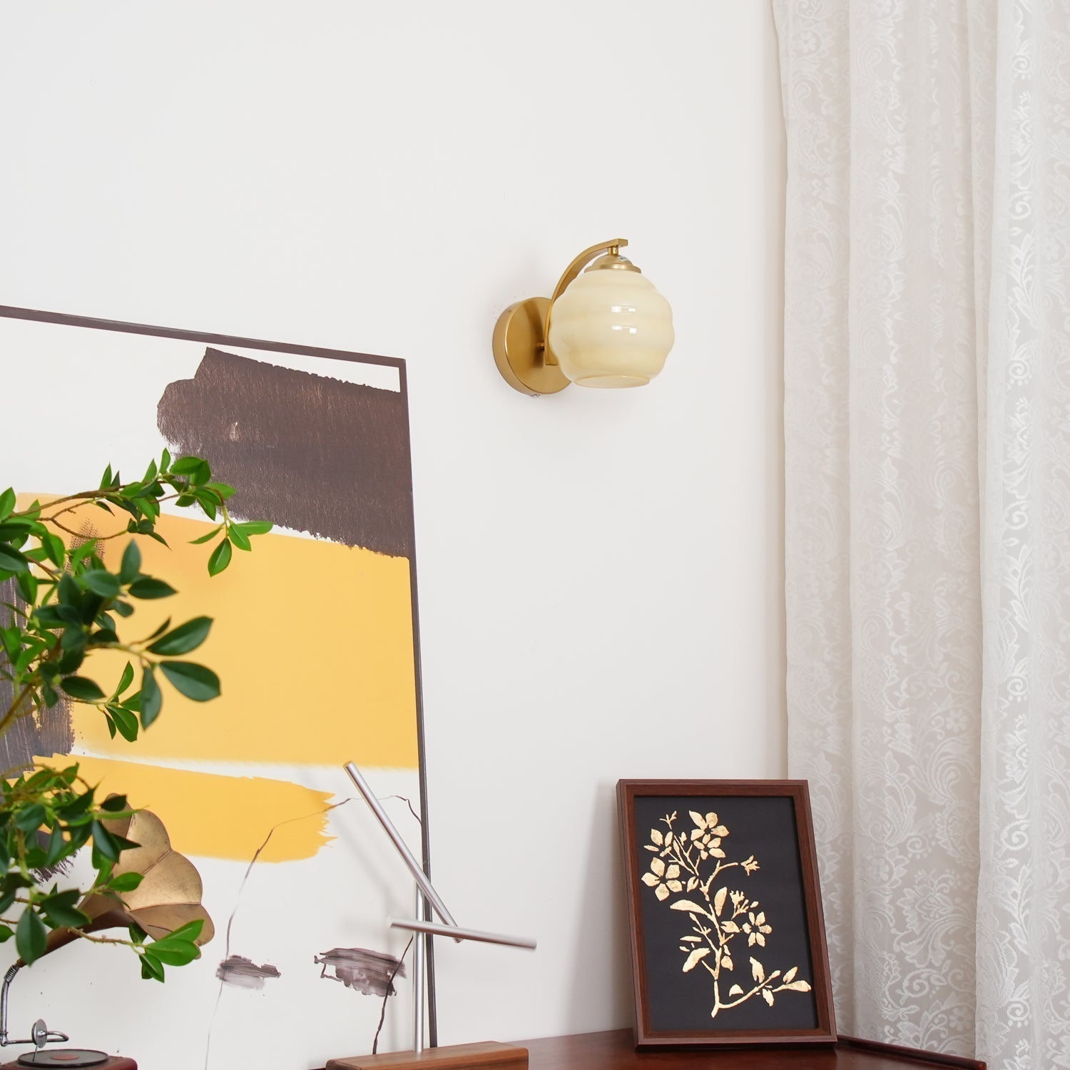 Honey Comb-Shape Wall Lamp