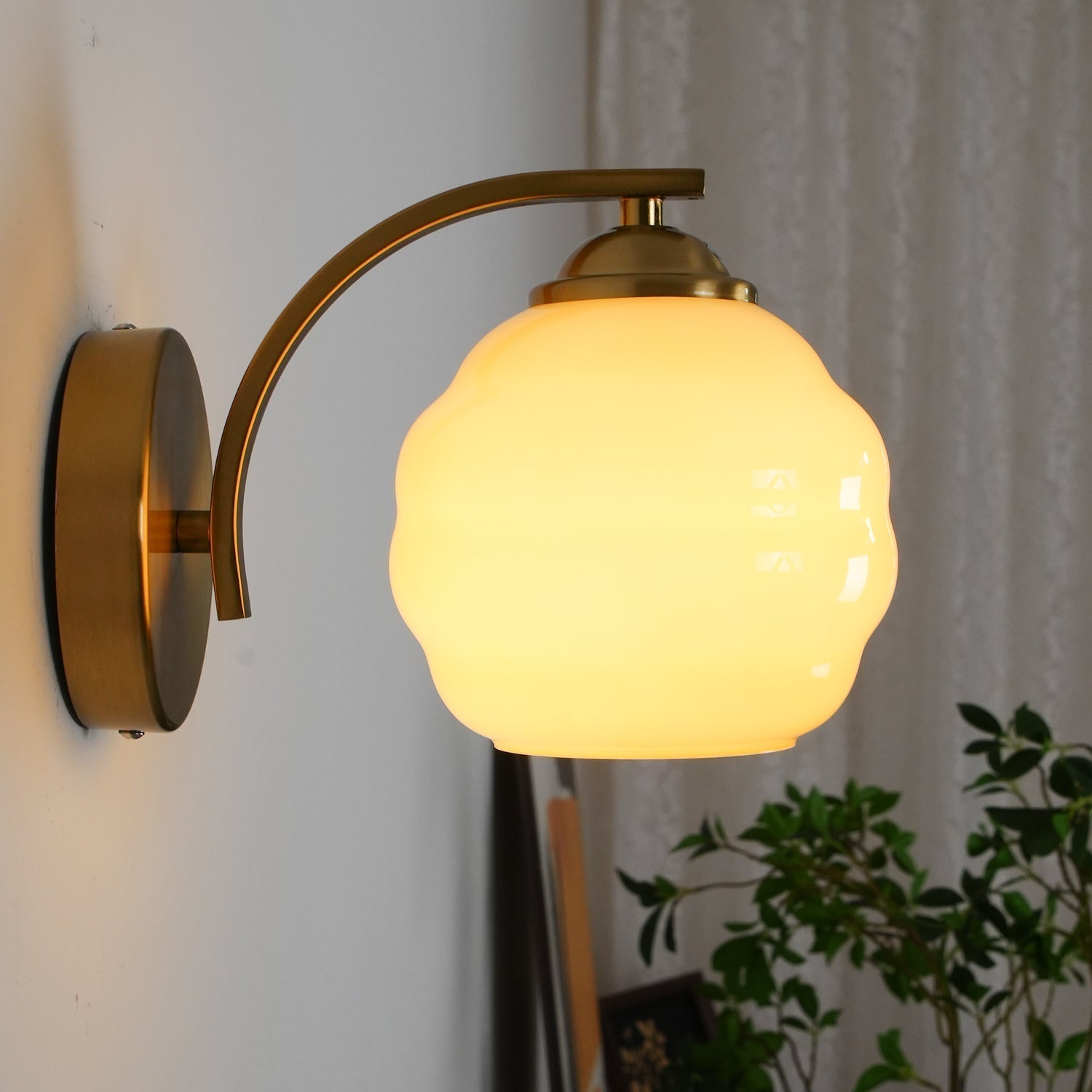 Honey Comb-Shape Wall Lamp