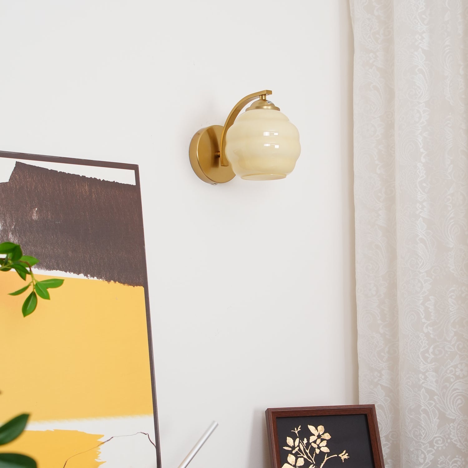 Honey Comb-Shape Wall Lamp