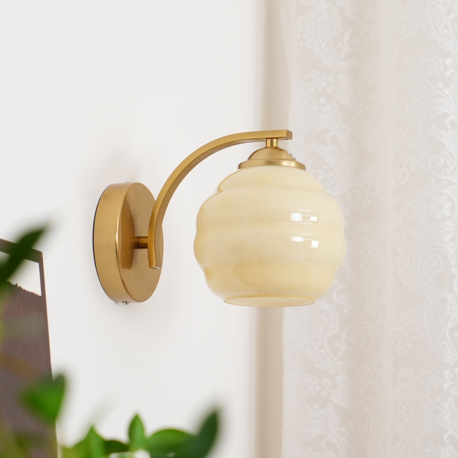 Honey Comb-Shape Wall Lamp
