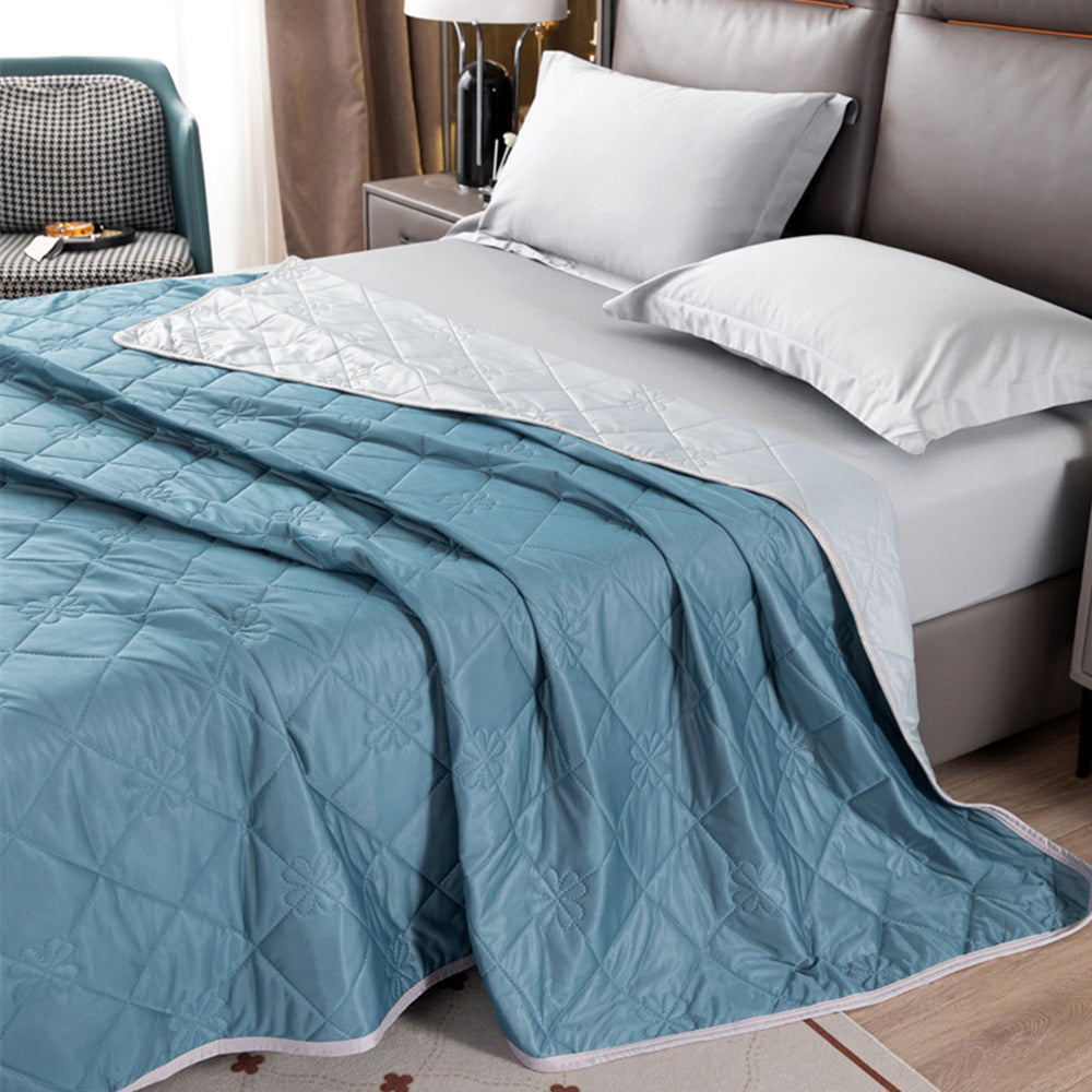 Summer Blanket with Temperature-Regulating Design