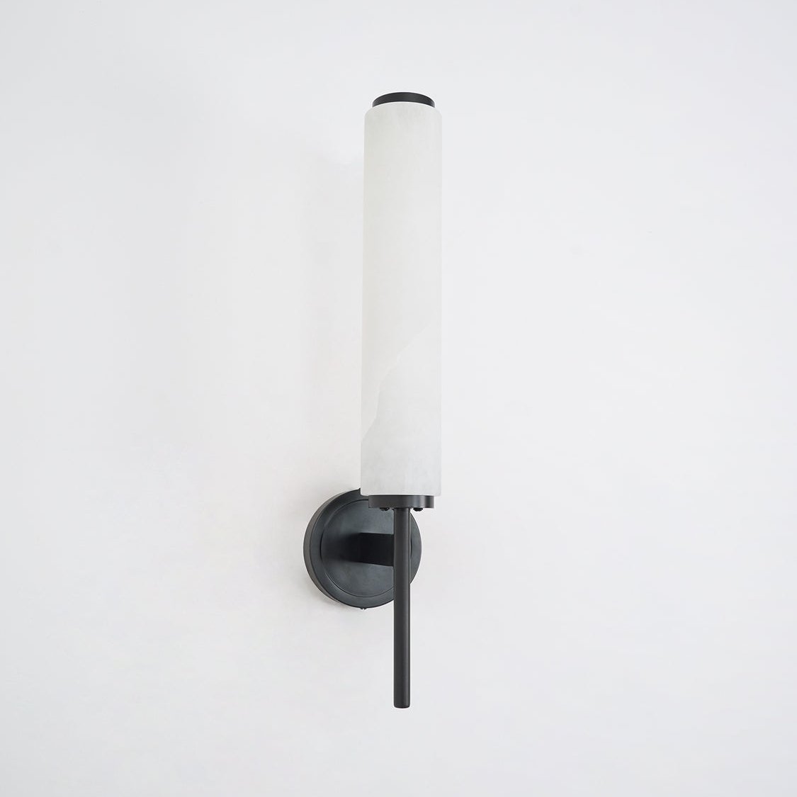 Wall-Mounted Alabaster Sconce – Art Deco-Inspired Lamp