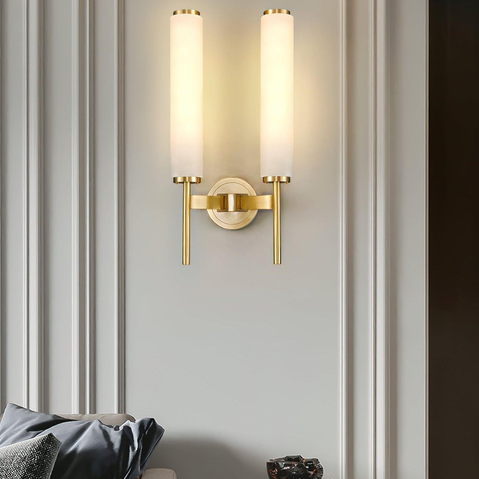 Wall-Mounted Alabaster Sconce – Art Deco-Inspired Lamp