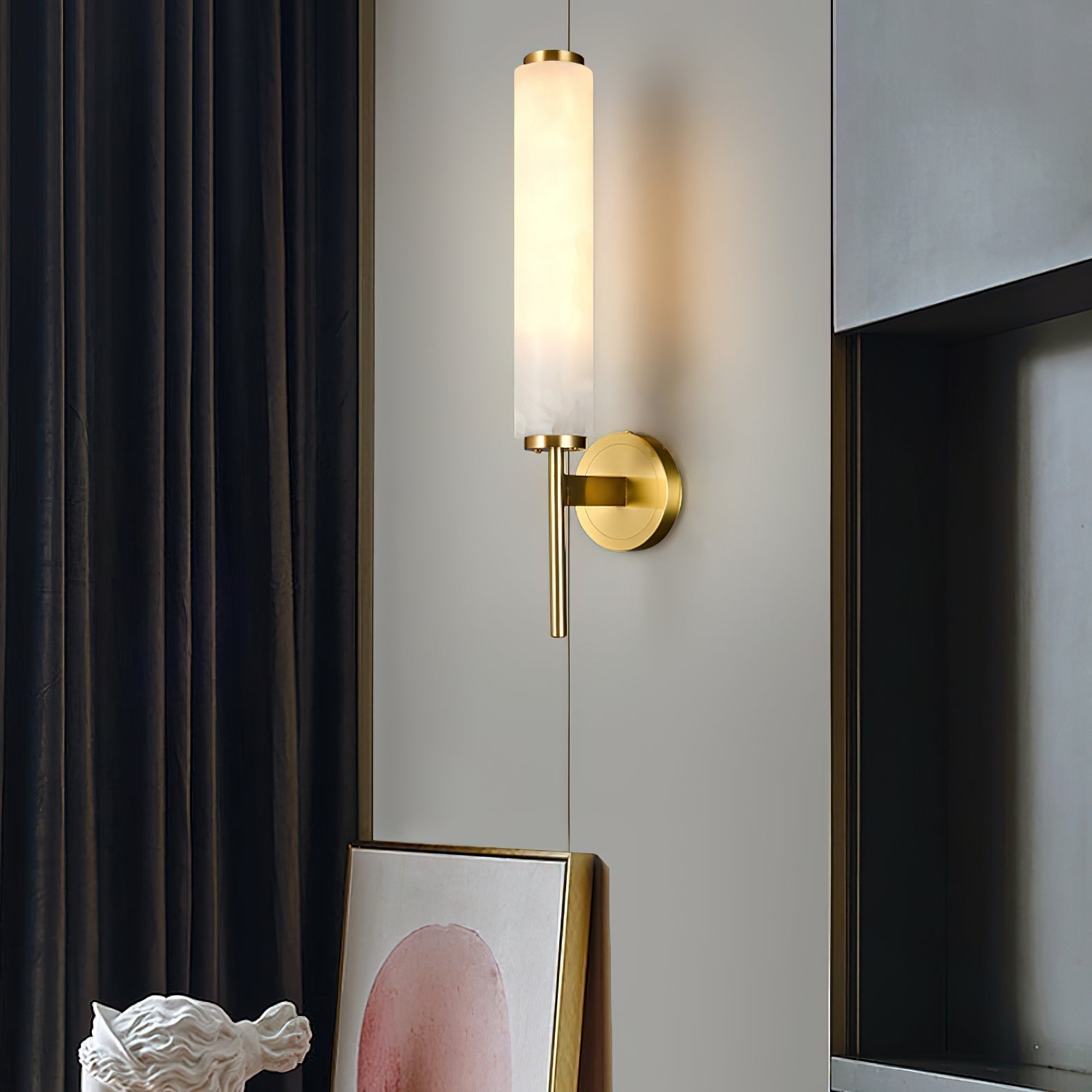 Wall-Mounted Alabaster Sconce – Art Deco-Inspired Lamp