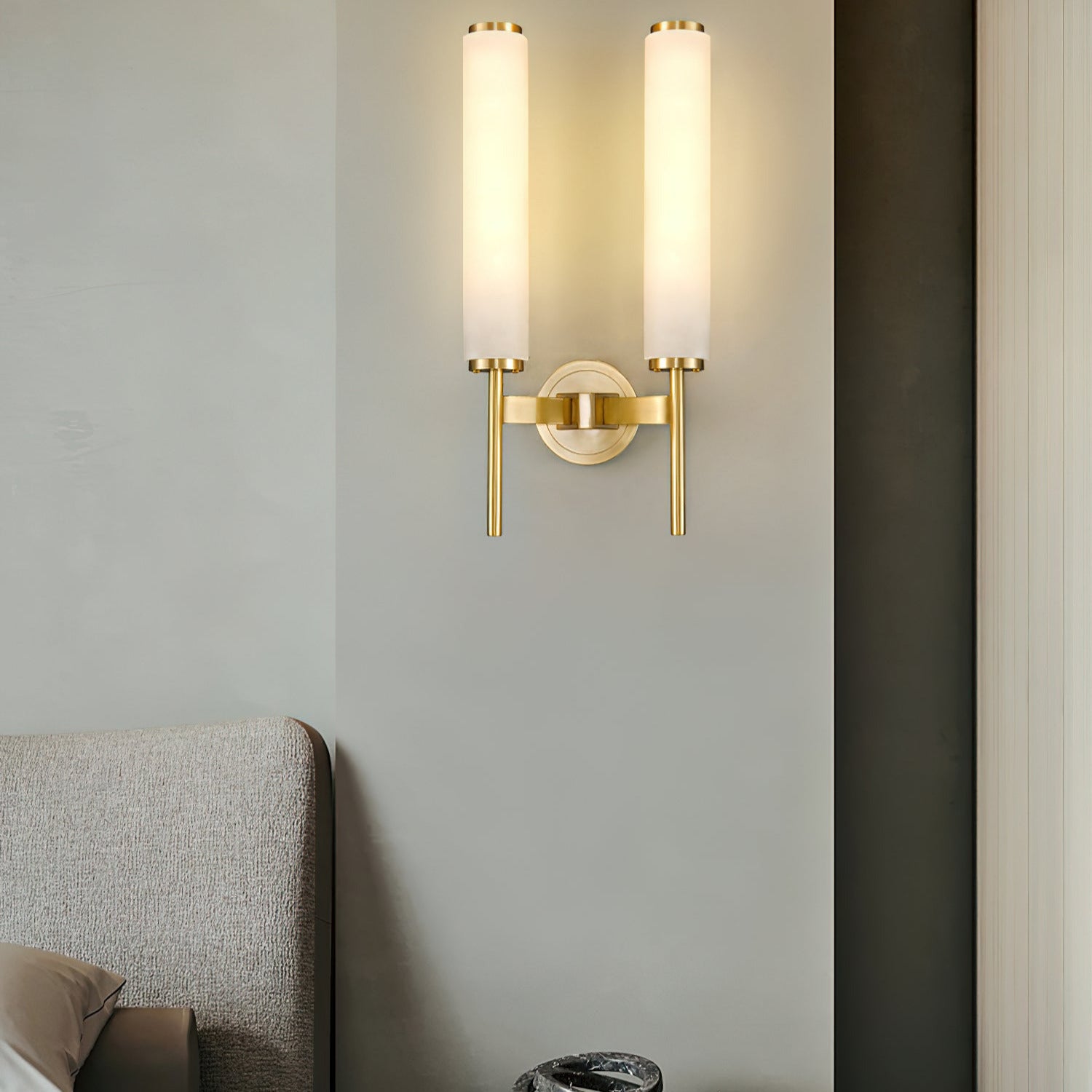 Wall-Mounted Alabaster Sconce – Art Deco-Inspired Lamp