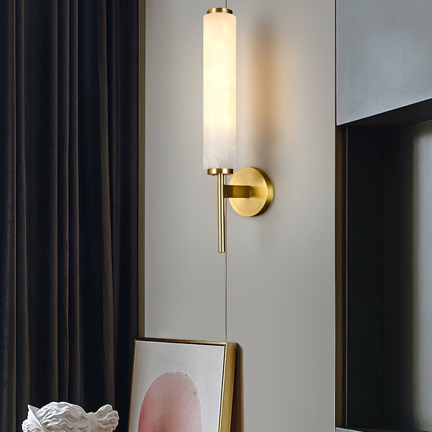 Wall-Mounted Alabaster Sconce – Art Deco-Inspired Lamp
