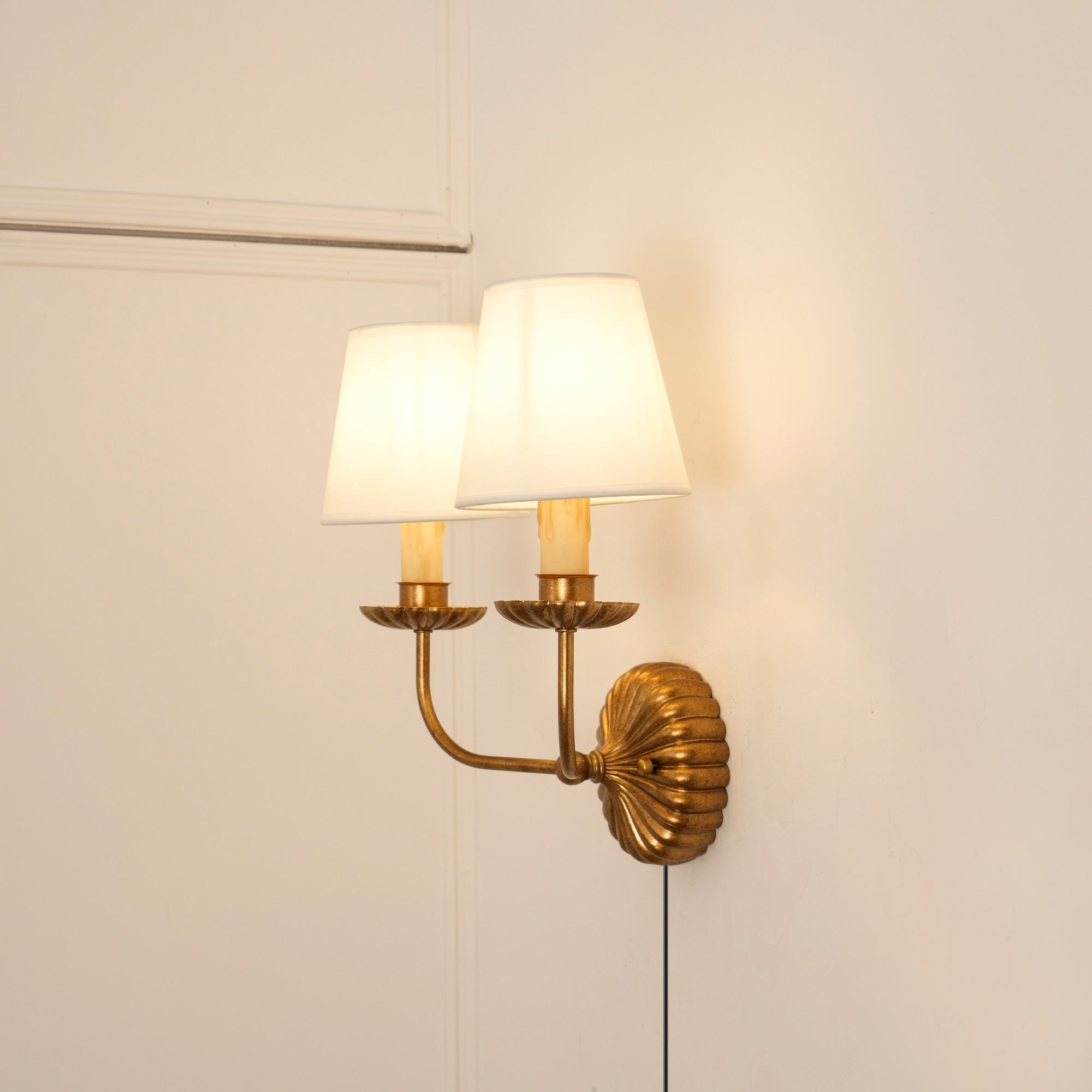 Antique Style Gold Plug-in Wall Sconce – Ribbed Backplate with Fabric Shade