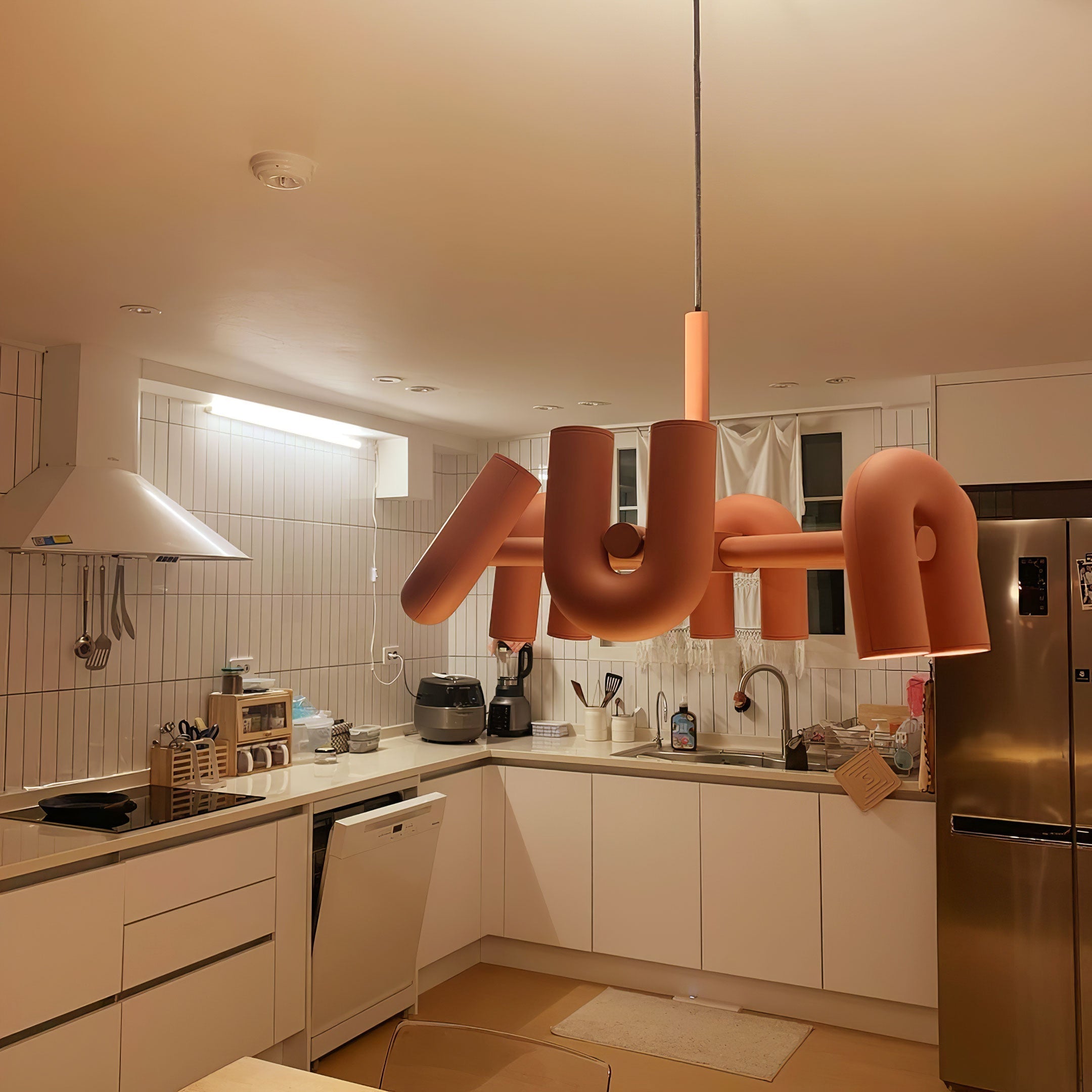 Contemporary Cirkus Chandelier – Sculptural U-Shaped Ceiling Light