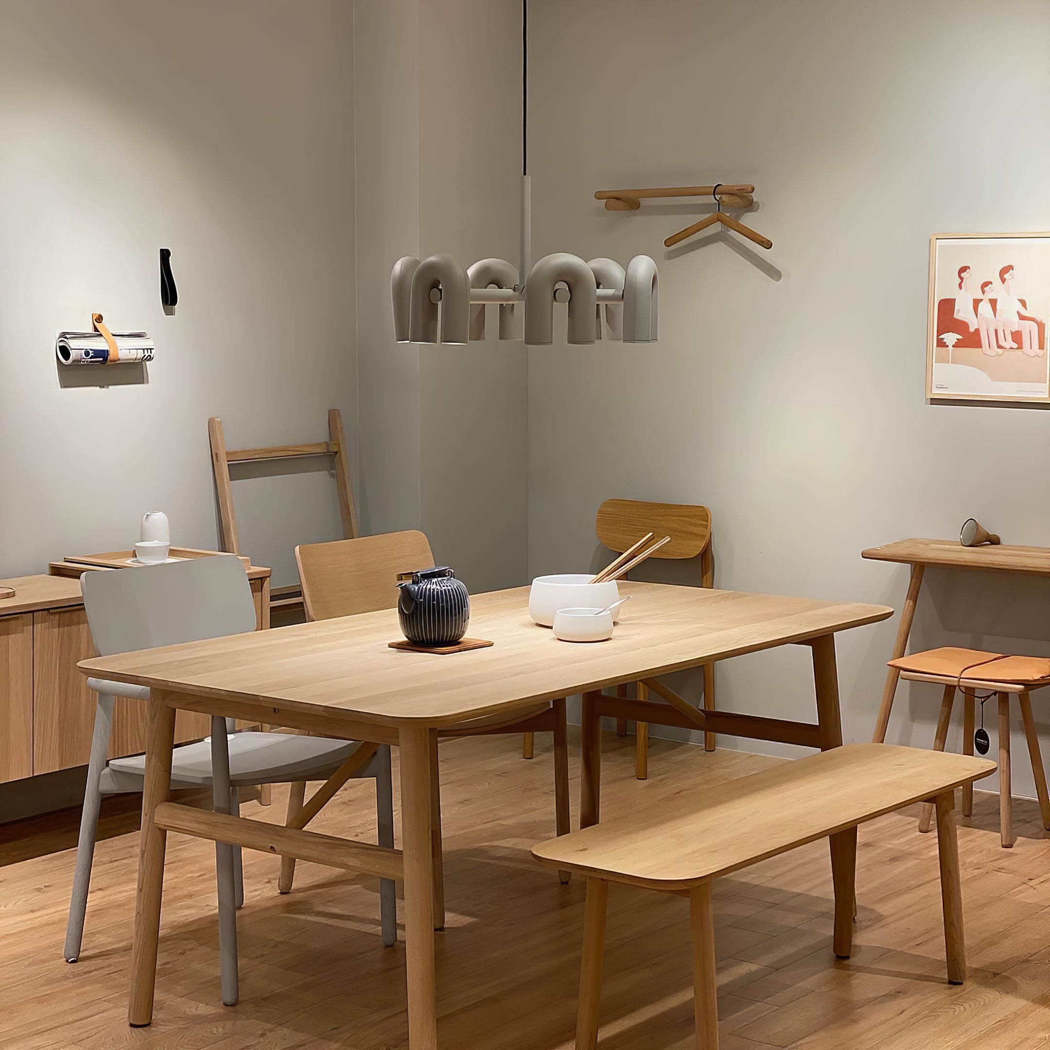 Contemporary Cirkus Chandelier – Sculptural U-Shaped Ceiling Light