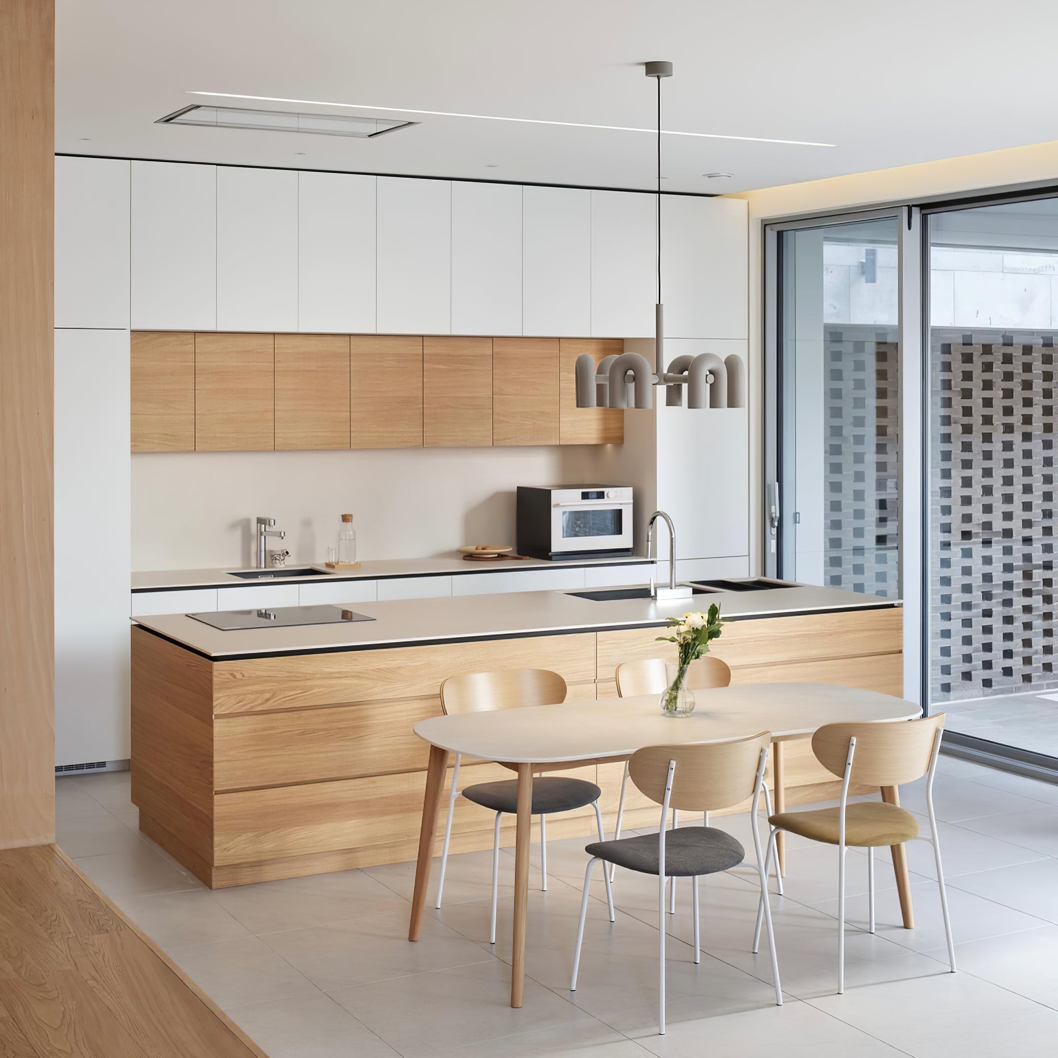 Contemporary Cirkus Chandelier – Sculptural U-Shaped Ceiling Light