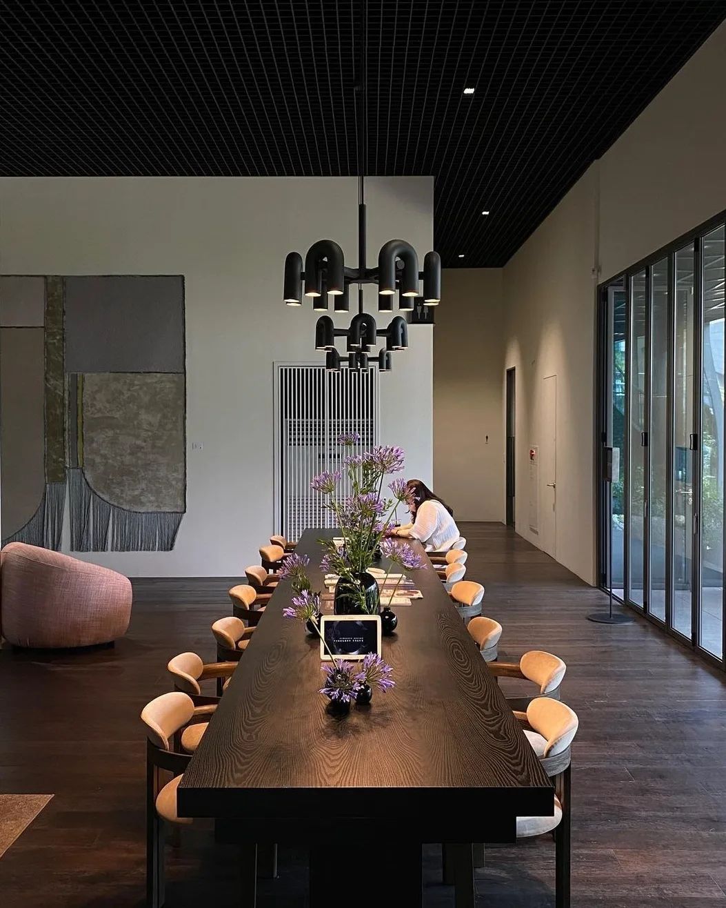 Contemporary Cirkus Chandelier – Sculptural U-Shaped Ceiling Light