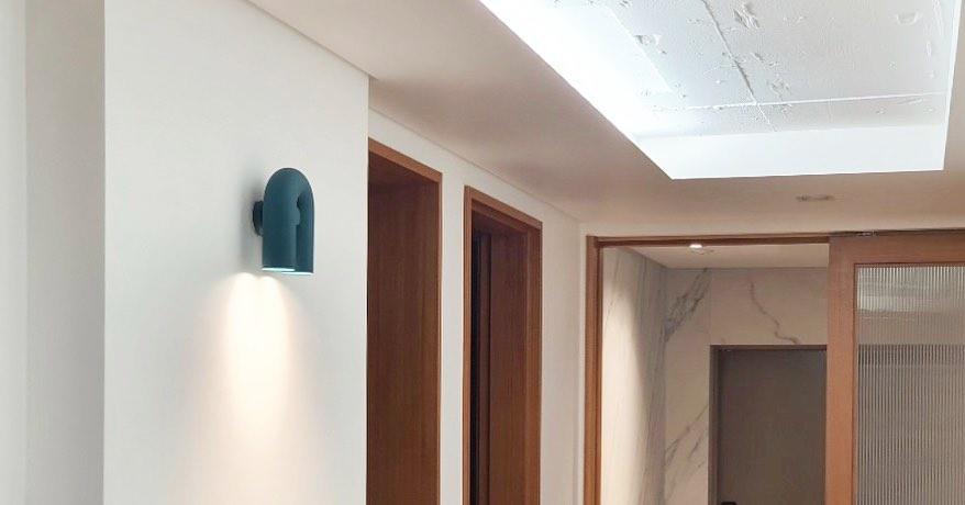 Contemporary U-Shape Wall Light