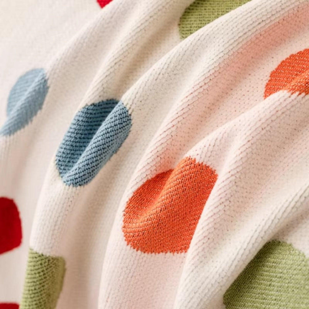 Bright and Cosy Polka Dot Sofa Throw - Stylish Atmosphere