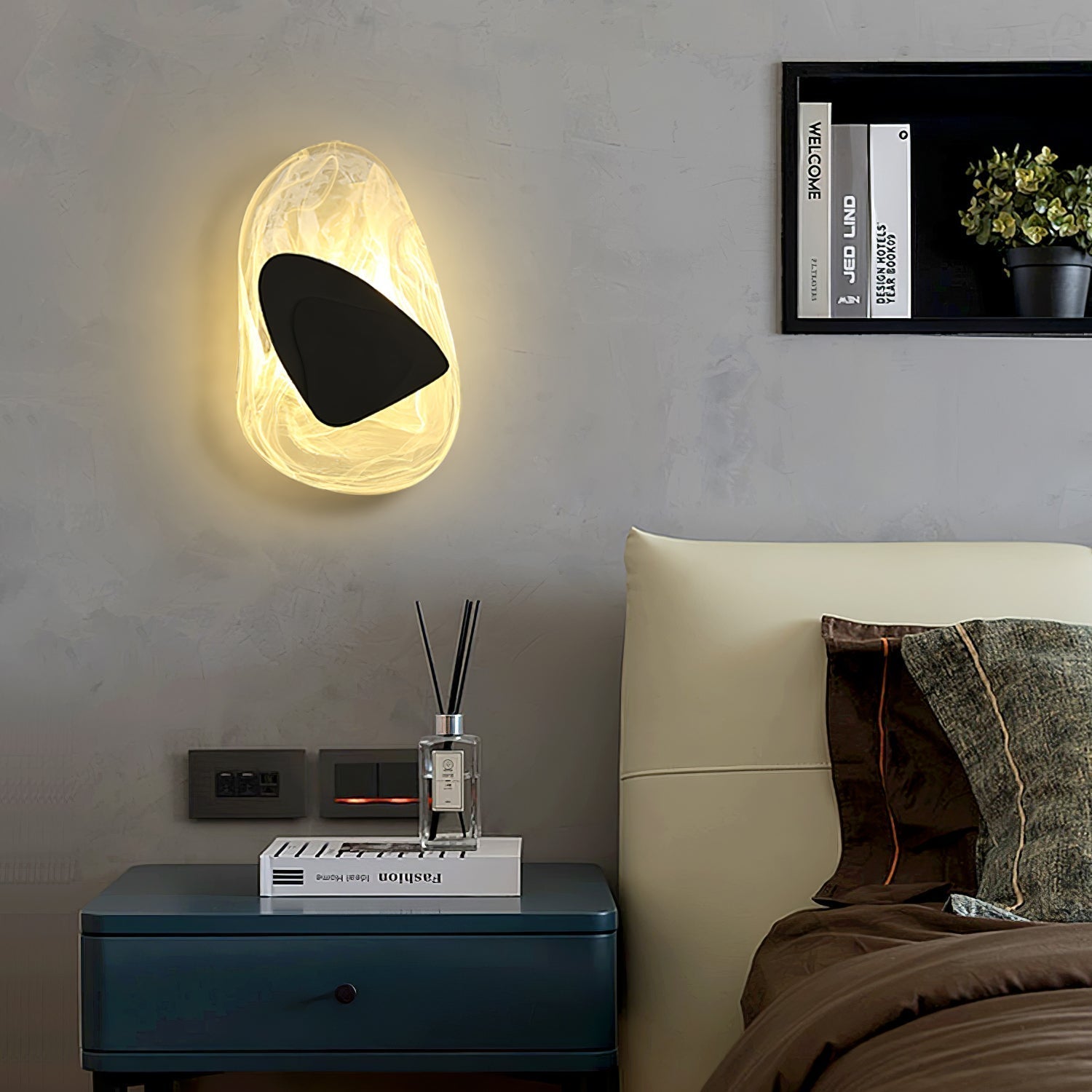 Artistic Glass Wall Sconce – Fluid Design LED Lamp