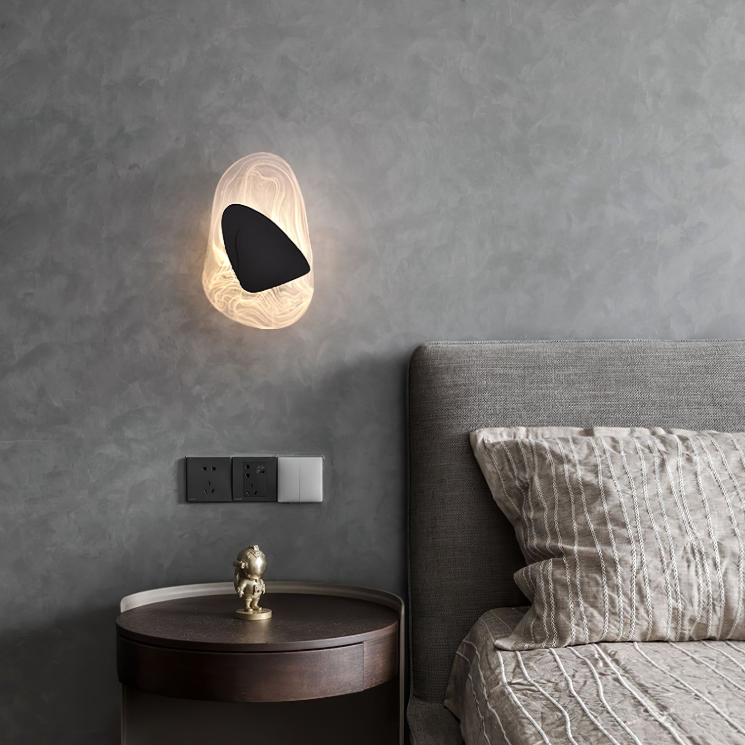 Artistic Glass Wall Sconce – Fluid Design LED Lamp