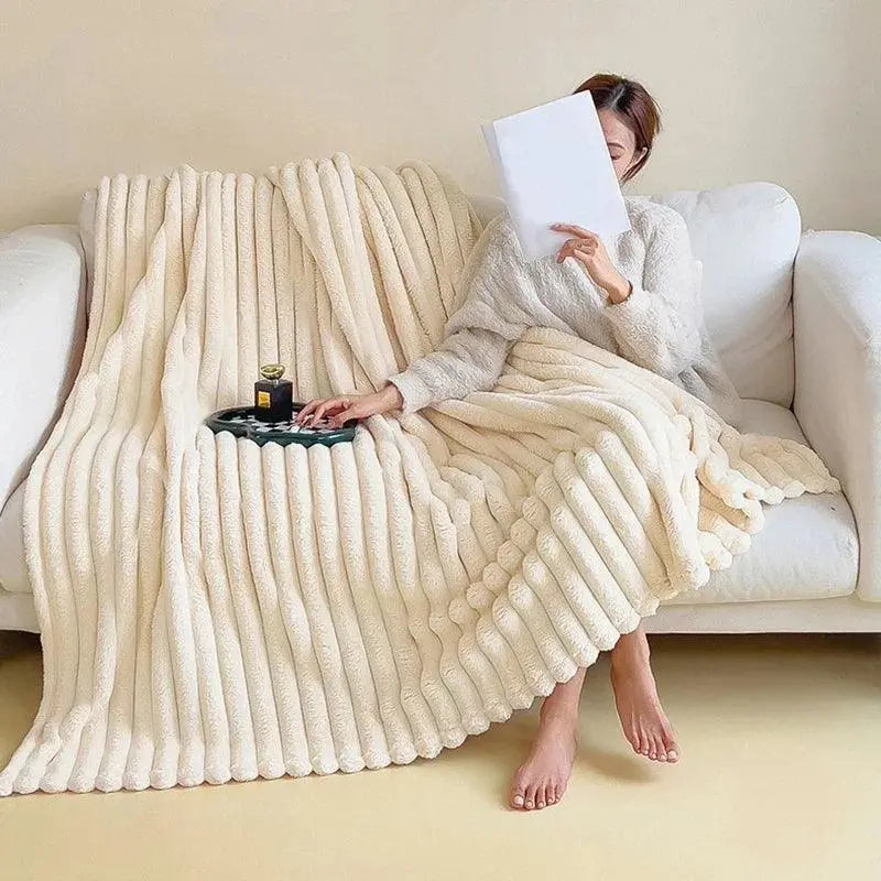 Cozy Fleece Blanket – Soft, Lightweight & Warm Home Essential - Atelier Dubois Paris