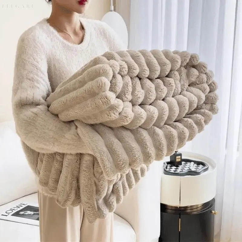 Cozy Fleece Blanket – Soft, Lightweight & Warm Home Essential - Atelier Dubois Paris