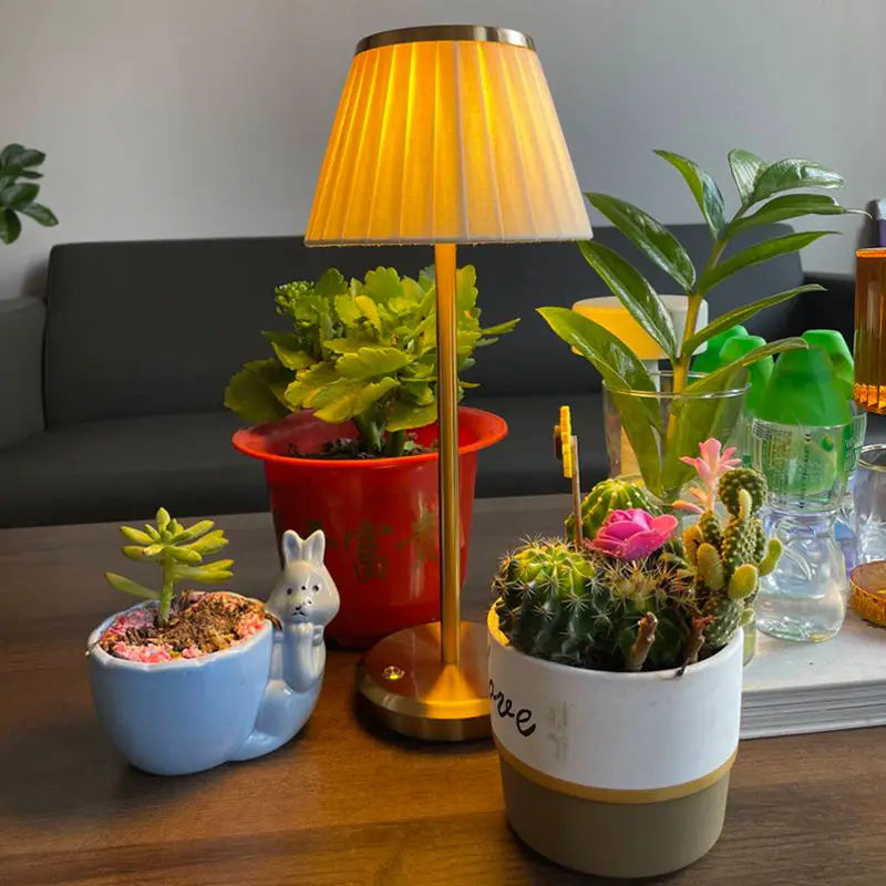 Wireless Brass Table Lamp | Minimalist Table Lamp