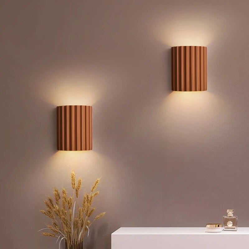 Modern Resin Wall Lamp – Stylish Accent Lighting