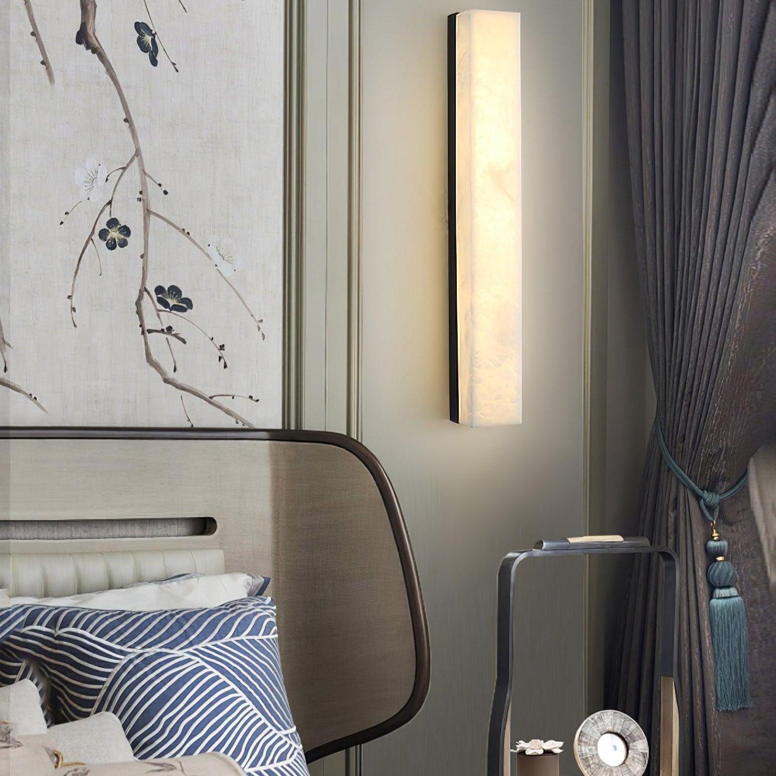 Minimalist Alabaster Wall Lamp – Slim Rectangular Design