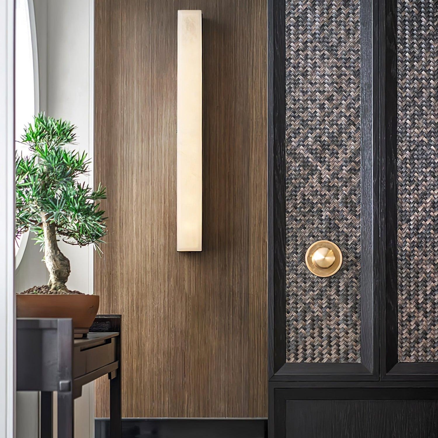 Modern Alabaster Wall Light – Slim Linear Design