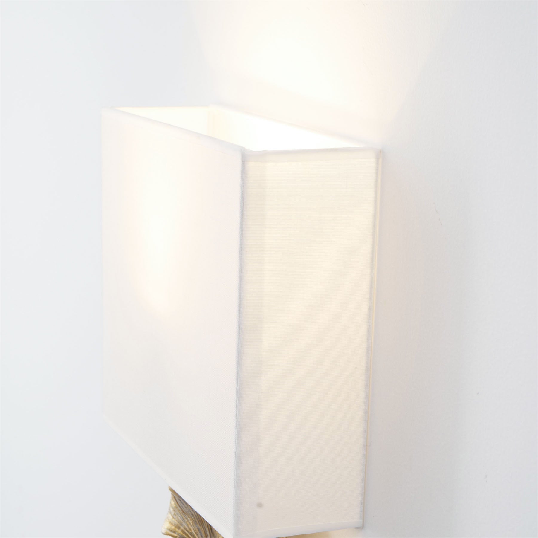 Minimalist Ginkgo Leaf Wall Lamp – Fabric Shade Light