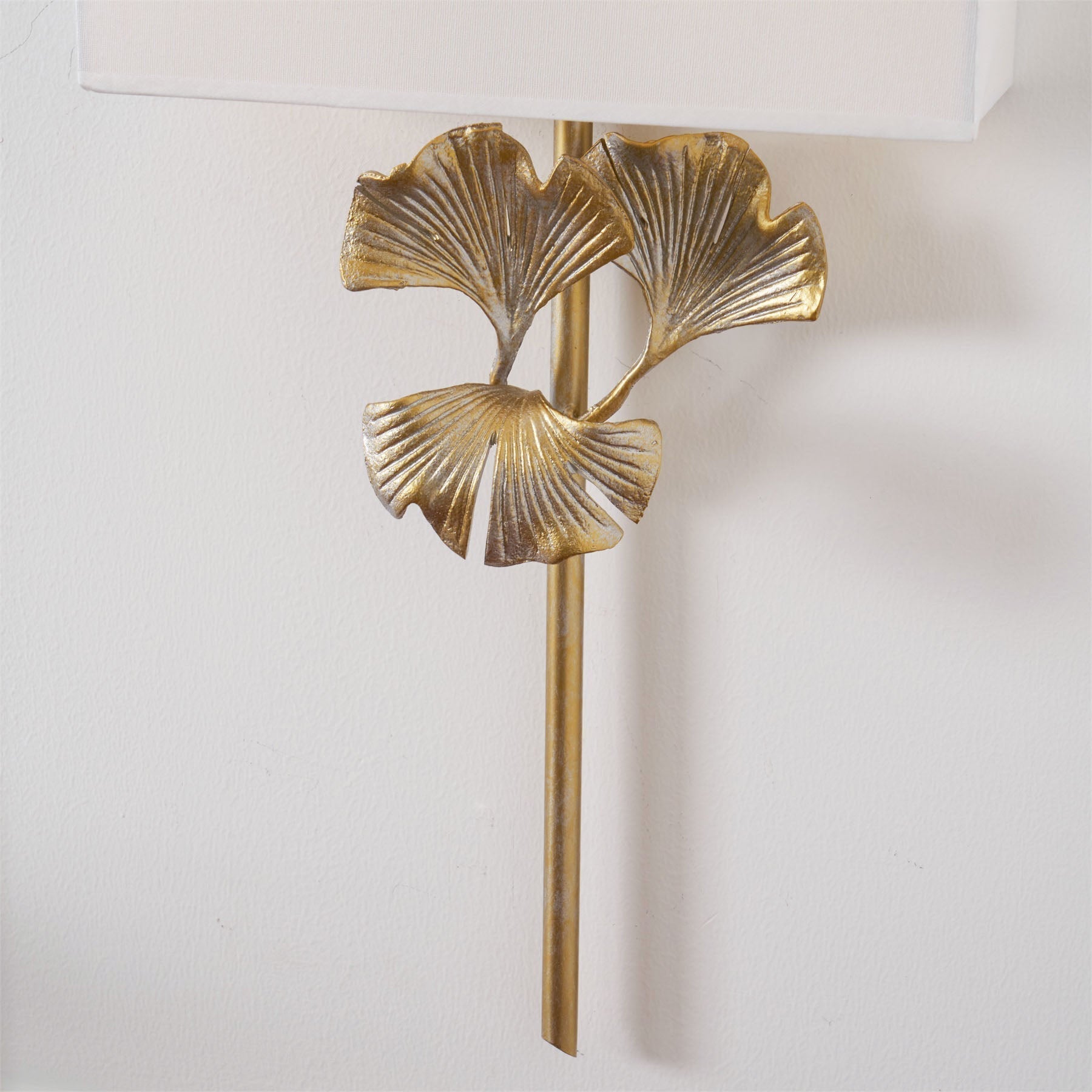Minimalist Ginkgo Leaf Wall Lamp – Fabric Shade Light
