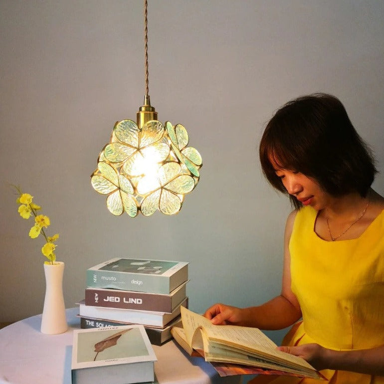 Cozy Floral Pendant light | Glass Petal