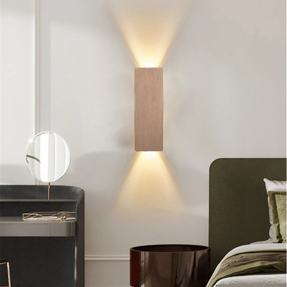 Modern Indoor Wall Lamp | Vertical Light Beam