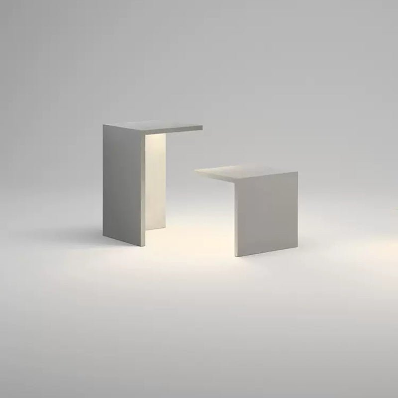 Modern Solar Outdoor Light with Block Lane Design