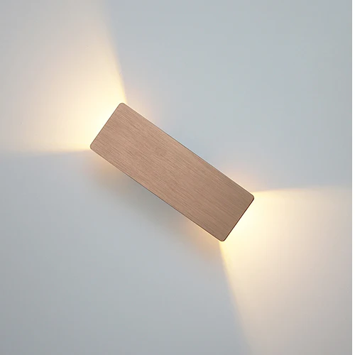 Modern Indoor Wall Lamp | Vertical Light Beam