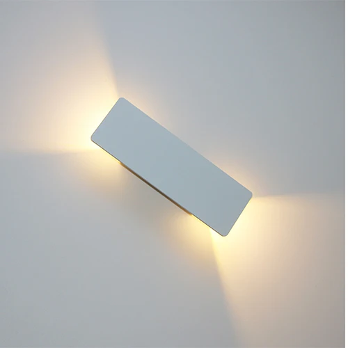 Modern Indoor Wall Lamp | Vertical Light Beam
