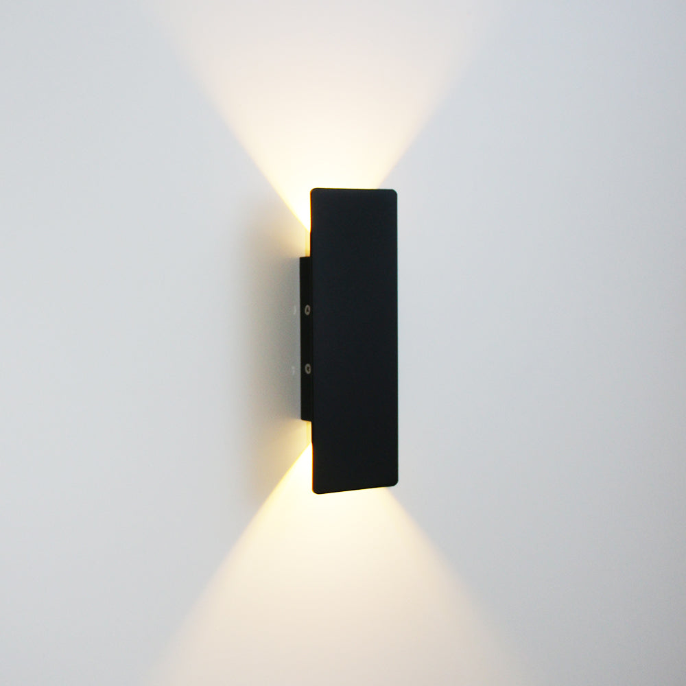 Modern Indoor Wall Lamp | Vertical Light Beam