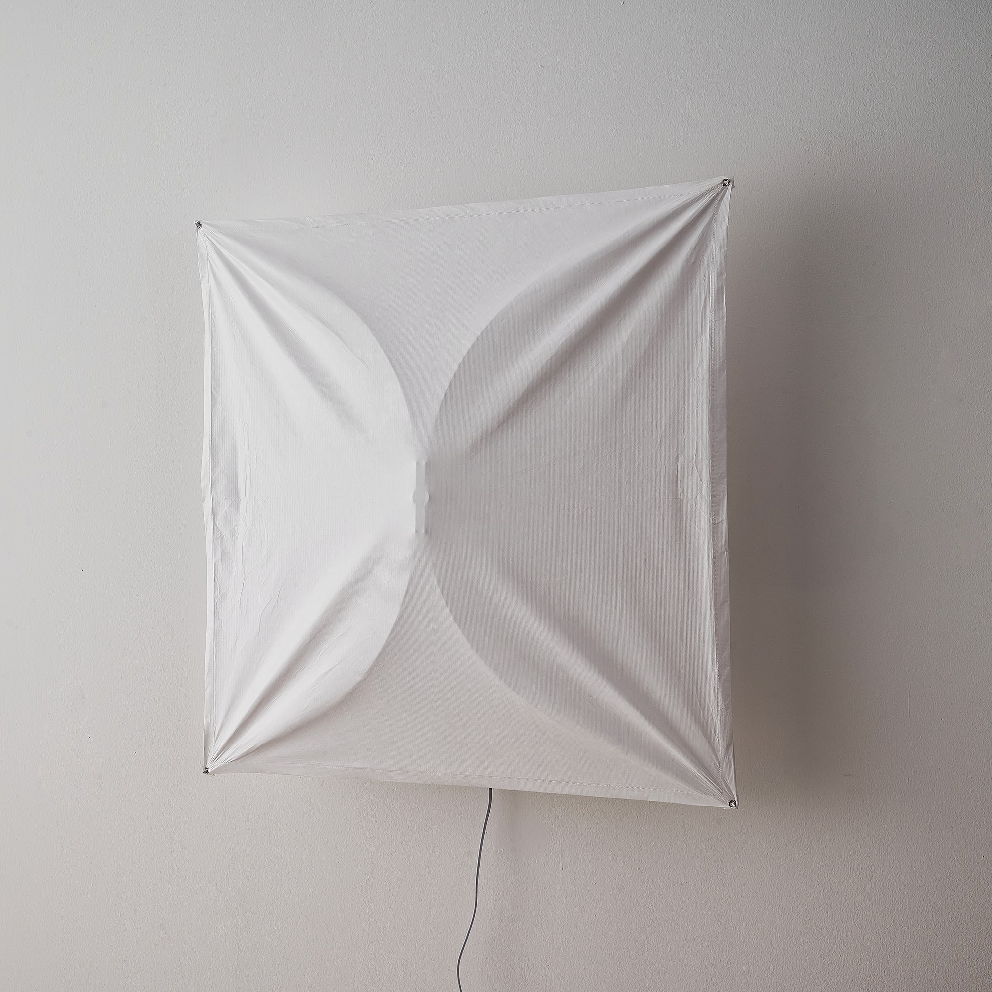 Kite Wall Light – Modern Plug-in Wall Lamp Paper Diffuser